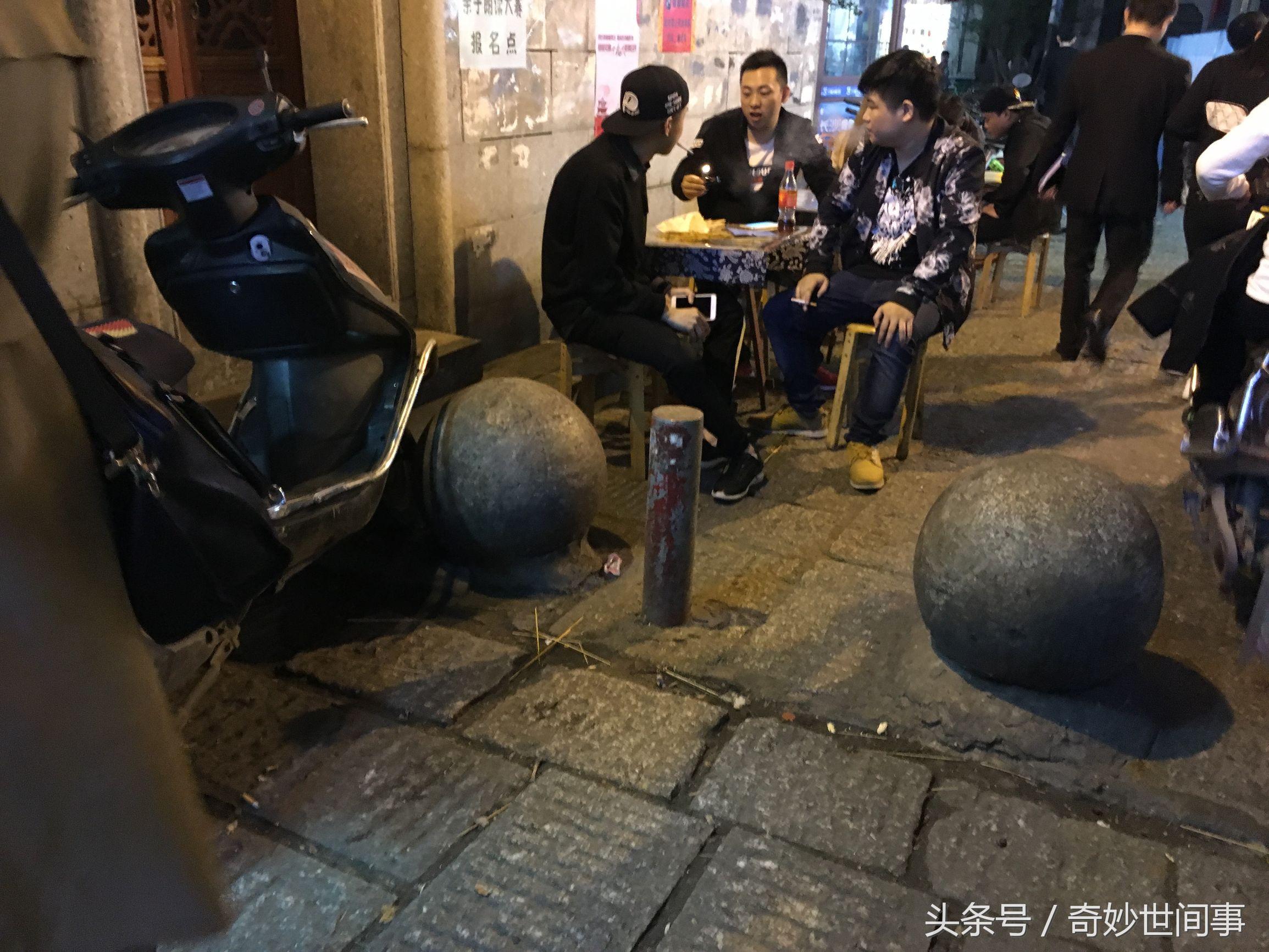 最新鬼故事，小巷深处的神秘小店的惊悚之旅